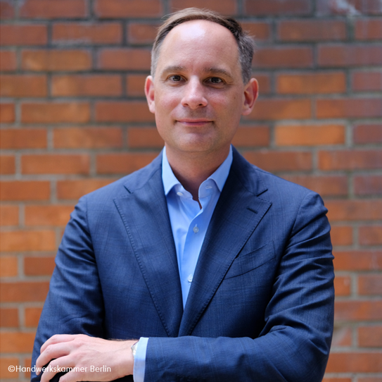 Herrn Dr. Altemeyer-Bartscher